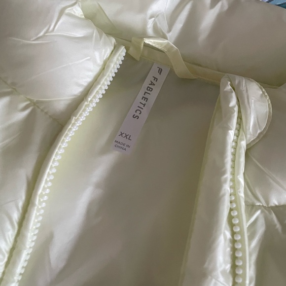 Fabletics Elliot Puffer Vest - Picture 2 of 4